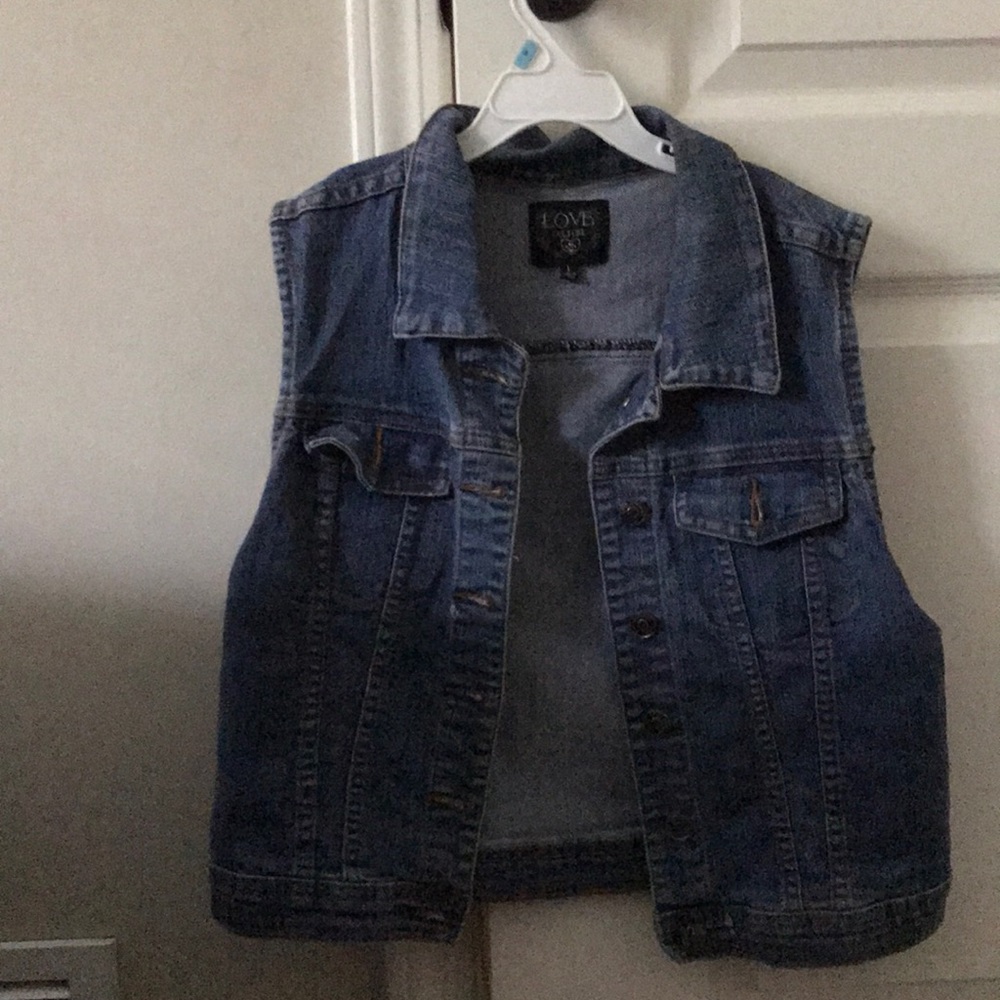 Sleeve less jean jacket